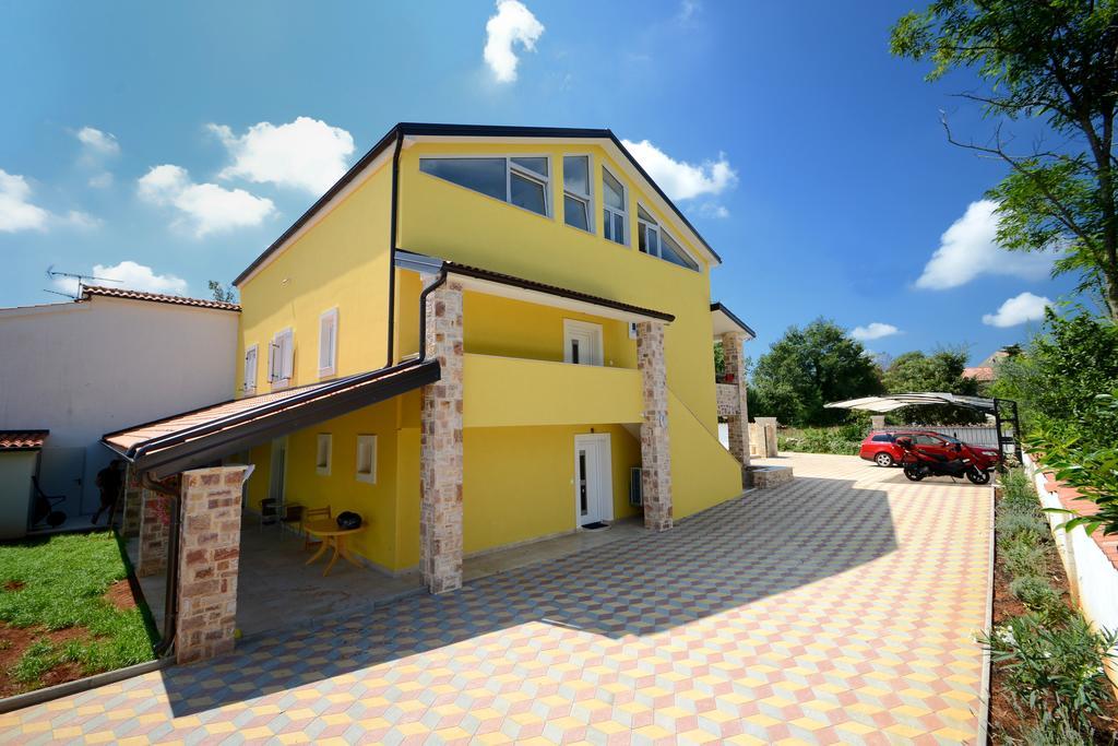 Apartments Villa Mimi Višnjan Quarto foto